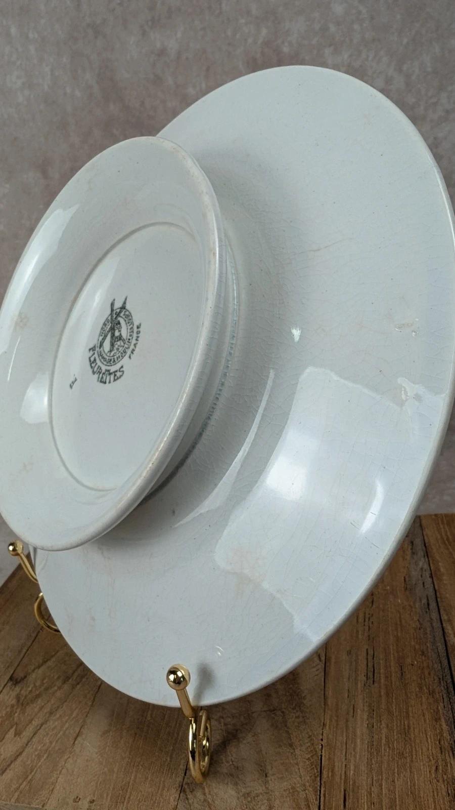 Ancien plat sur pied Moulin des Loups – modèle fleurettes