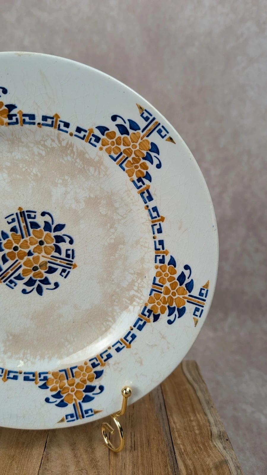 Ancien plat sur pied Moulin des Loups – modèle fleurettes