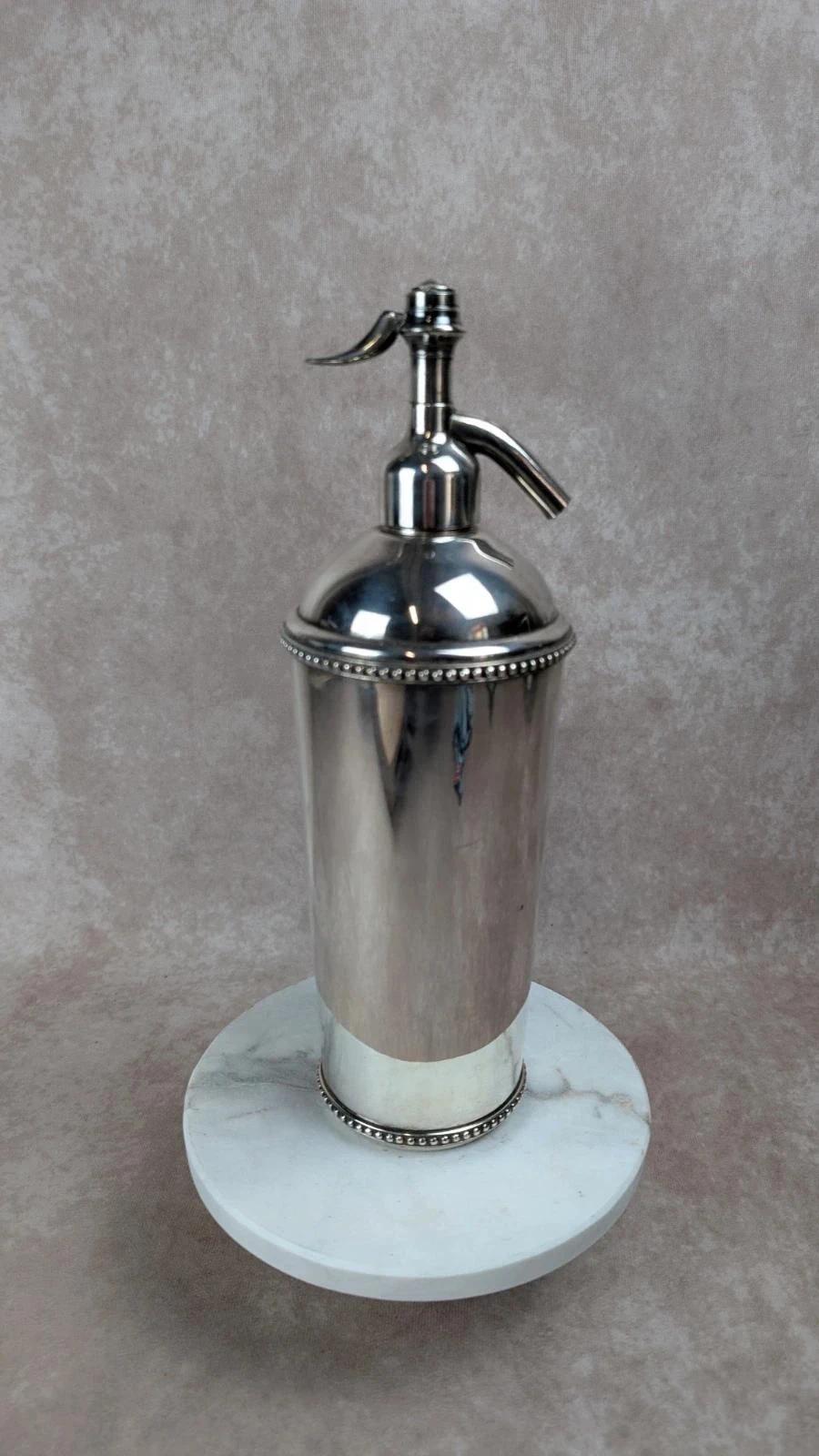 Ancien siphon à soda en métal argenté