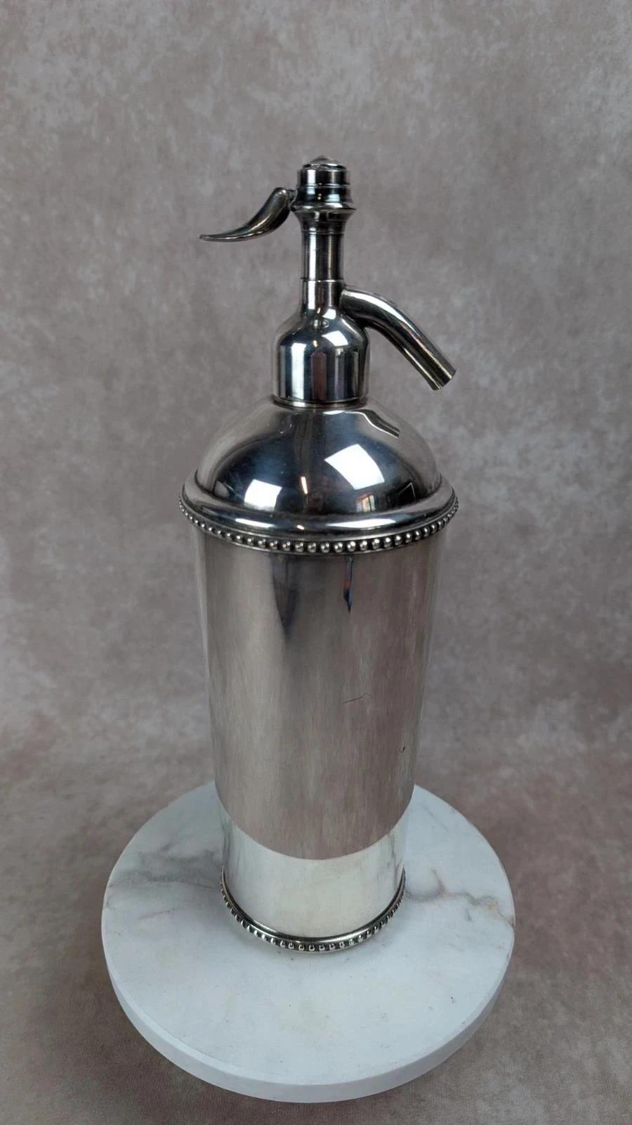 Ancien siphon à soda en métal argenté