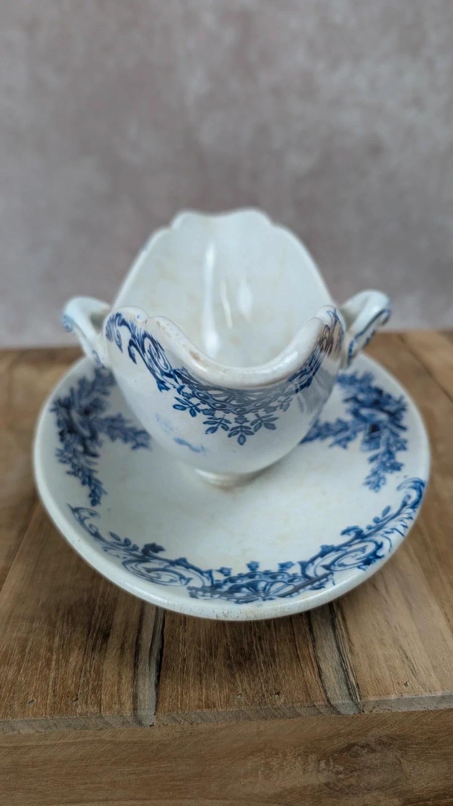 Ancienne saucière K&g Lunéville modèle Maintenon – décor bleu