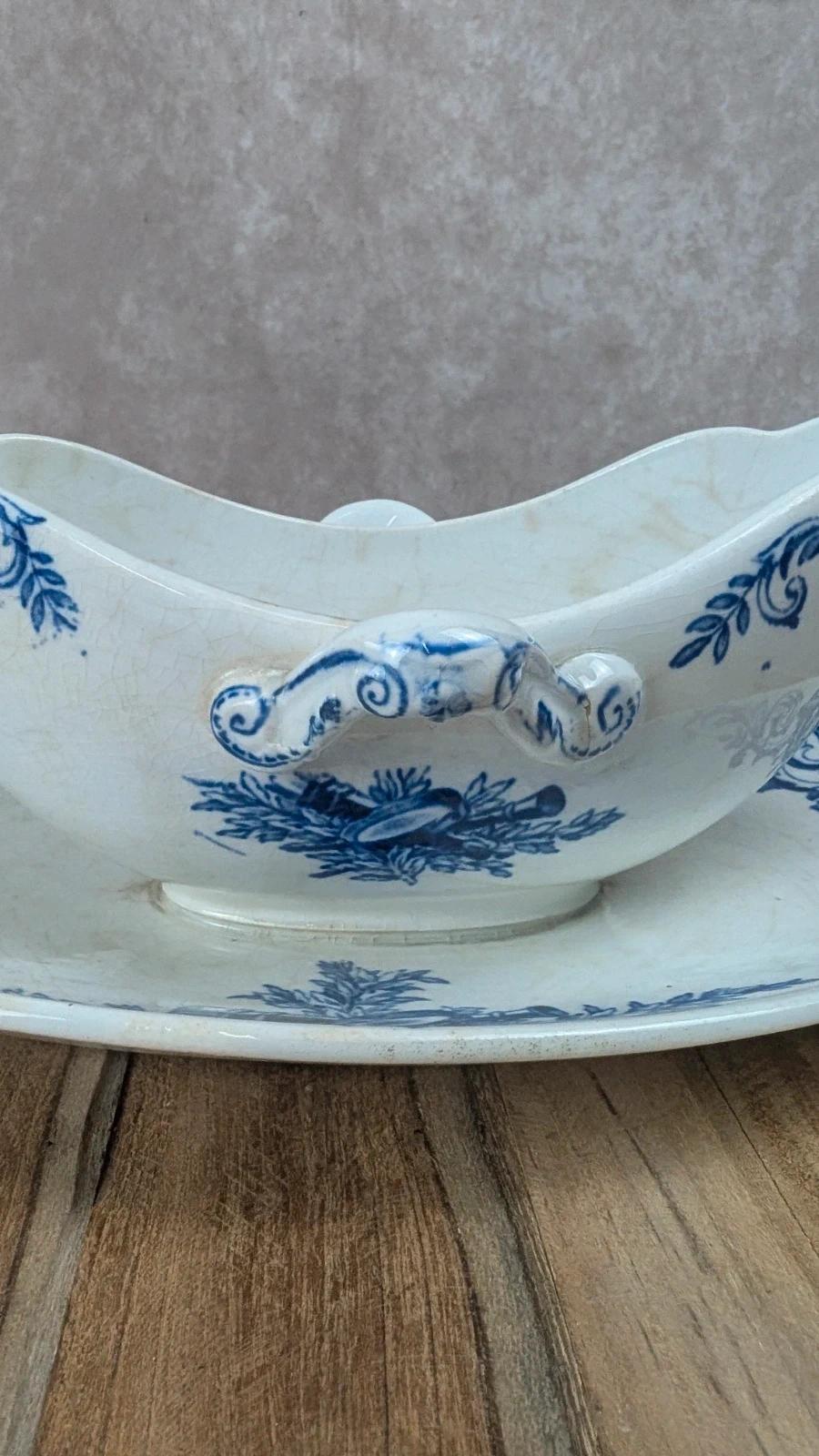 Ancienne saucière K&g Lunéville modèle Maintenon – décor bleu