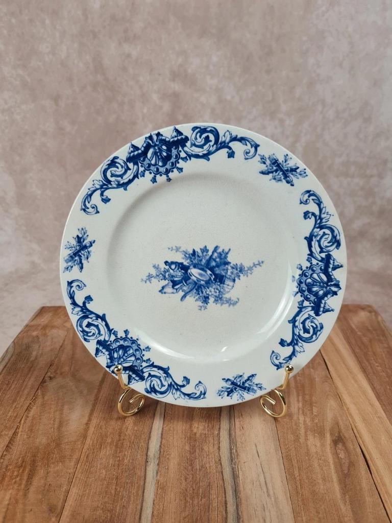 Assiette ancienne K&g Lunéville, décor bleu “serger Lundy” 💙