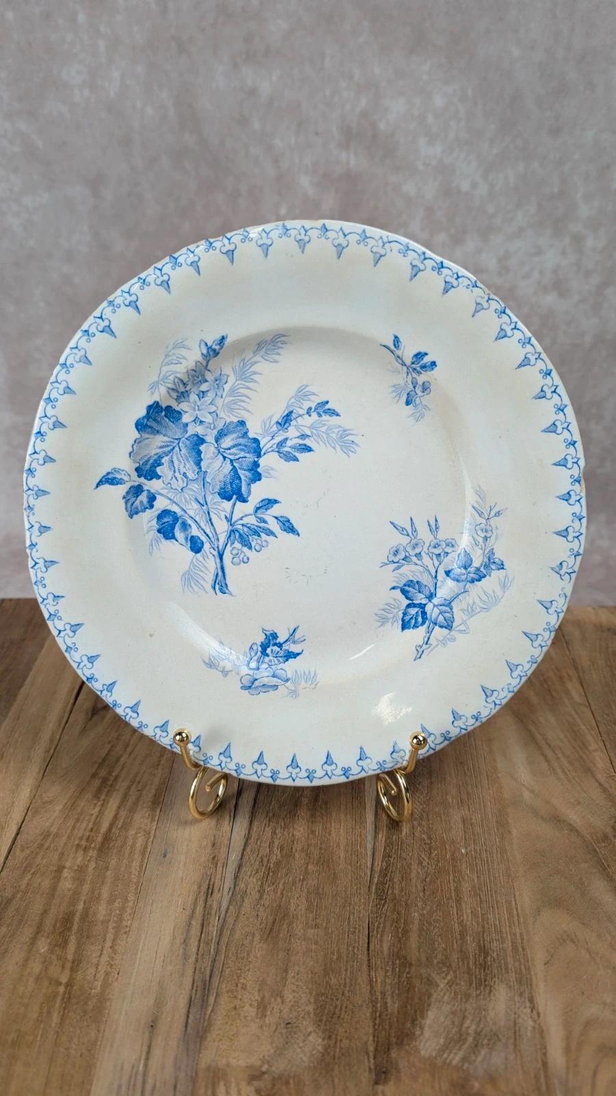 Assiette ancienne Sarreguemines – Modèle “flore”