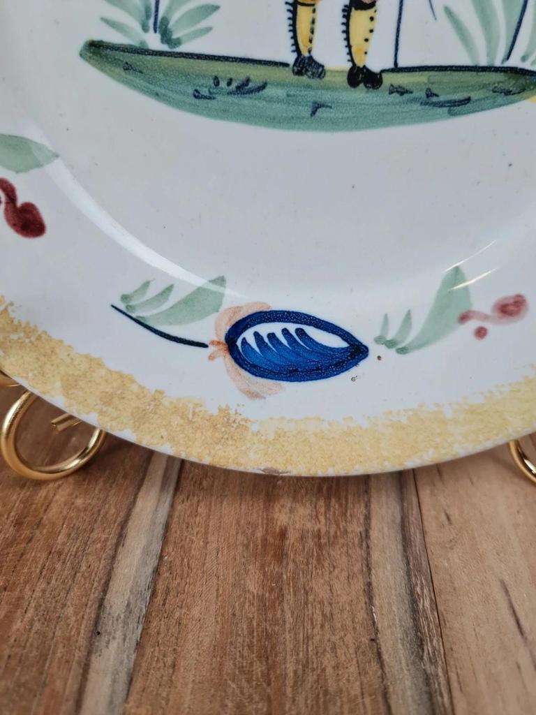 Assiette ancienne signée Hb Quimper – décor breton main