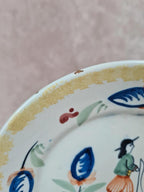 Assiette ancienne signée Hb Quimper – décor breton main