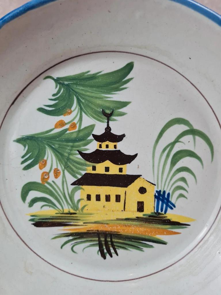 Assiette creuse ancienne décor japonisant pagode 🌿