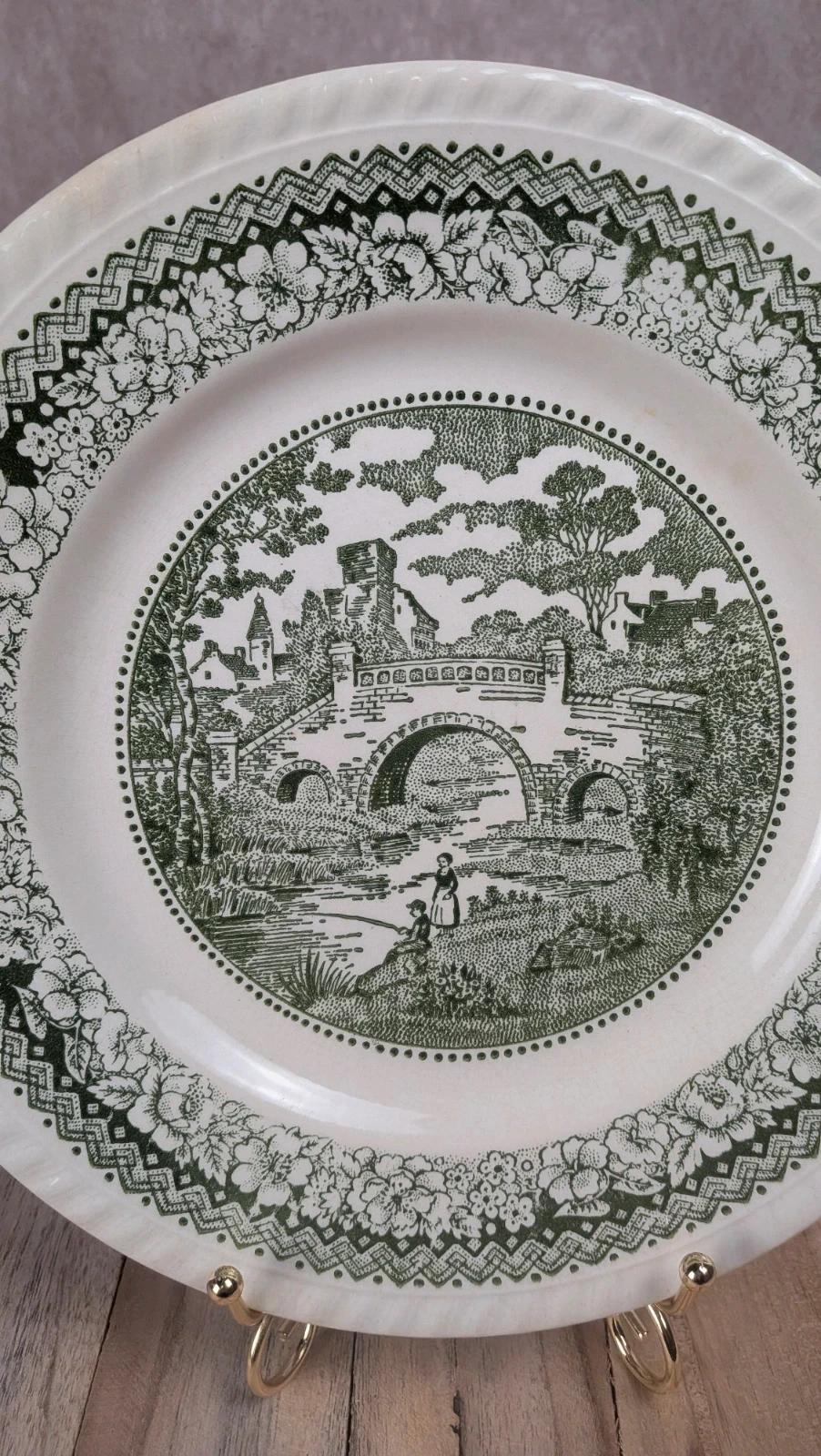 Assiette anglaise ancienne décor paysage vert