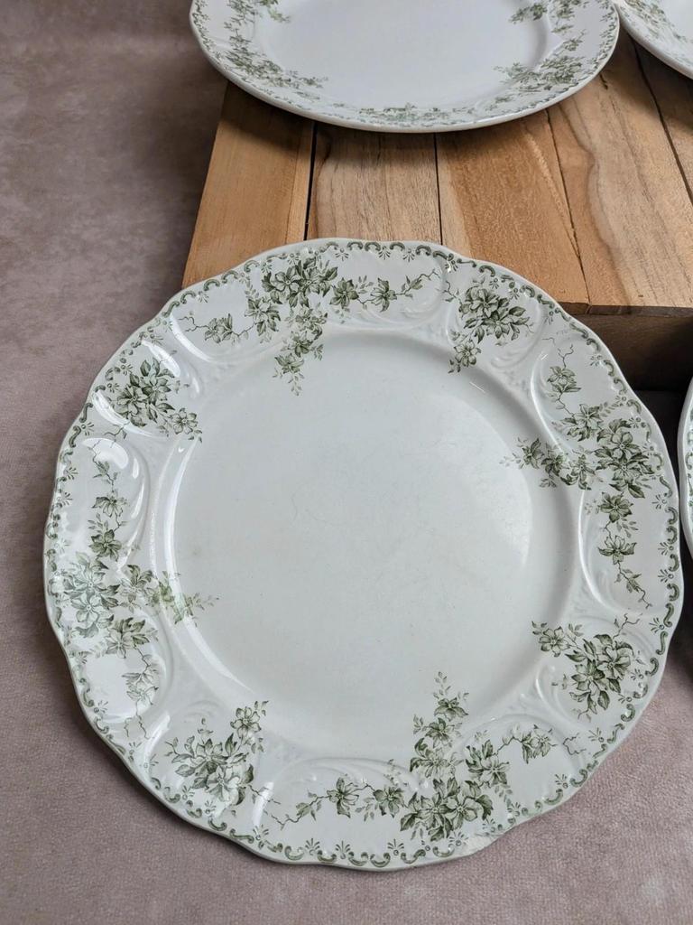 Lot de 4 assiettes plates anciennes Terre de fer Saint-amand Lebacqz & Bouchart – Watteau