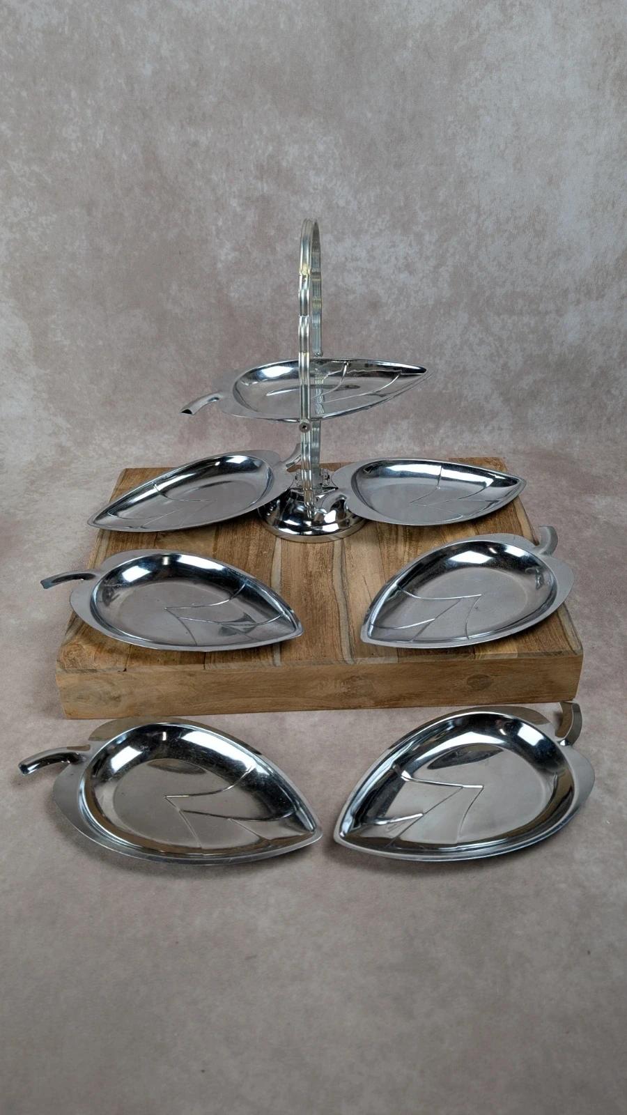 Serviteur pliant en inox + 4 coupelles assorties