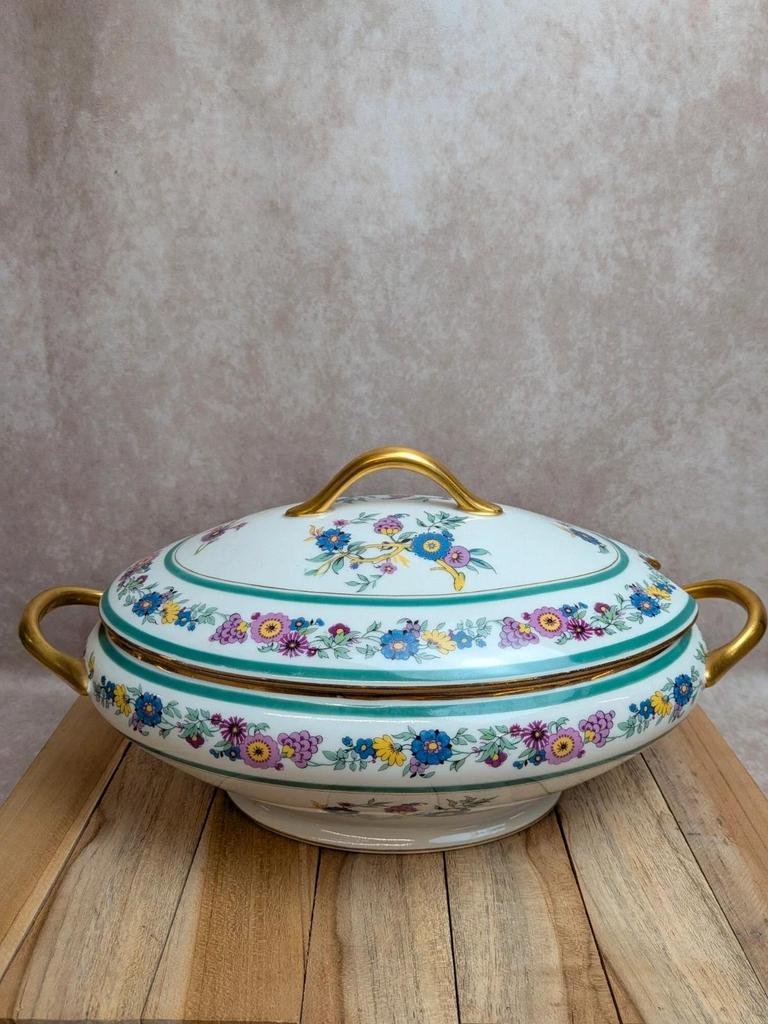 Soupière ancienne en porcelaine de Limoges S.c.d