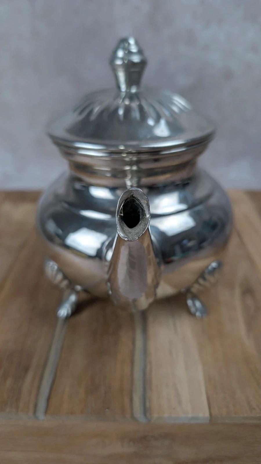 Théière vintage en métal argenté – Magma modèle déposé