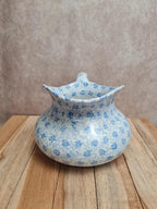 Petit broc ancien en terre de fer Creil & Montereau – décor floral bleu esprit Perse 🩵