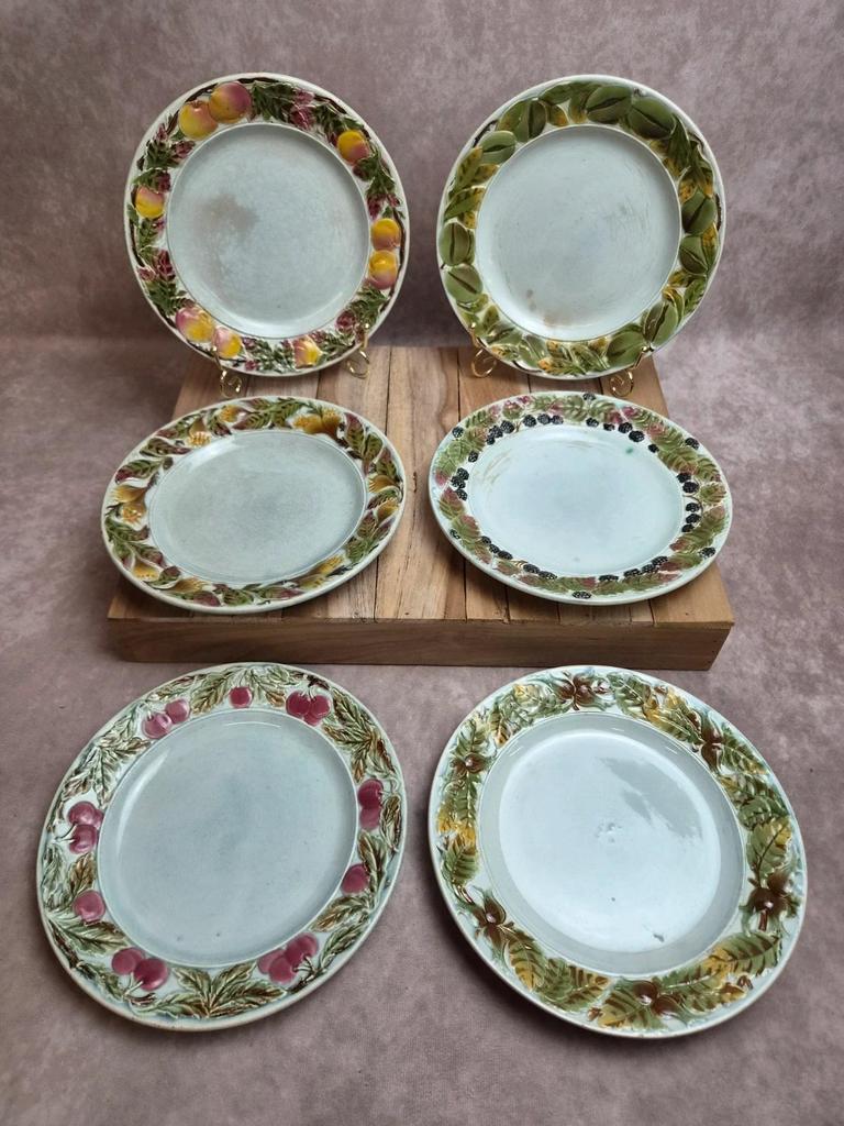 Lot de 6 assiettes à dessert en barbotine Saint-amand-les-eaux – Décors fruits