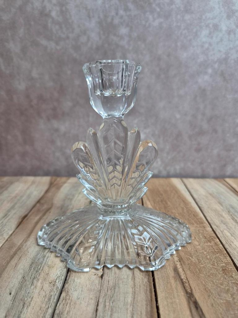 Bougeoir ancien en verre moulé pressé – décor Art déco