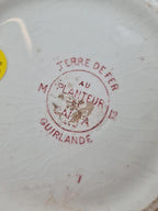 Ancien pot à eau, Au Planteur de Caïfa, Terre de Fer, décor Guirlande