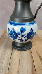 Pichet vintage Delft étain & faïence bleu – couvercle tête de bélier