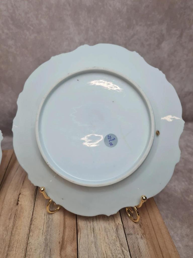 Lot de 2 assiettes anciennes décor japonisant peint main – relief & dorure