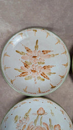 Lot de 6 assiettes plates artisanales signées Maïté – décors peints à la main