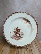 Plat ancien en terre de fer Jules Vieillard Bordeaux modèle Chasseur