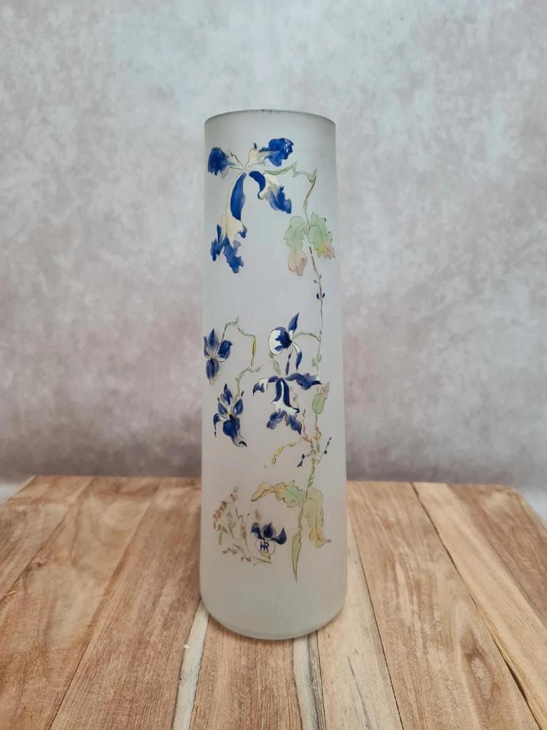 Vase ancien en verre givré décor iris peint main en relief signé Hr 🌿