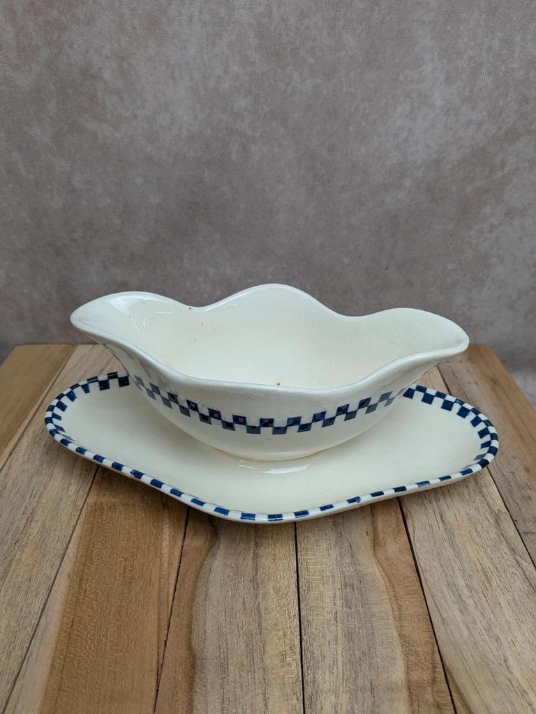Saucière Terre de fer Salins modèle Damier