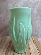 Vase Art Déco en opaline verte Spip France décor feuilles