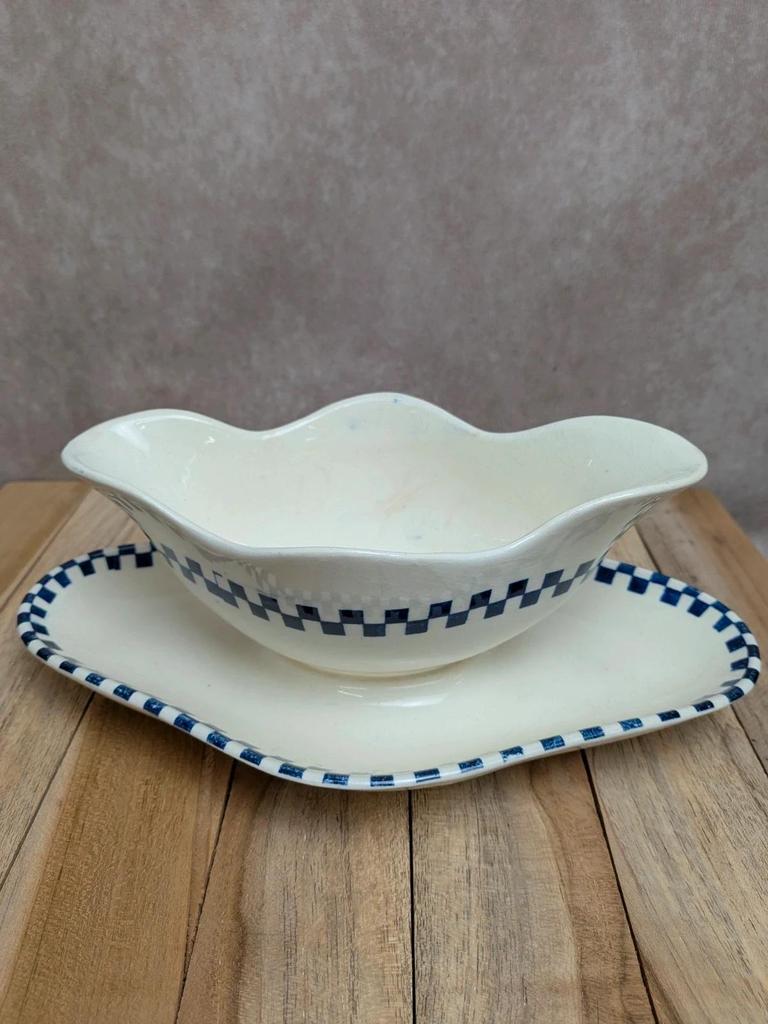 Saucière Terre de fer Salins modèle Damier