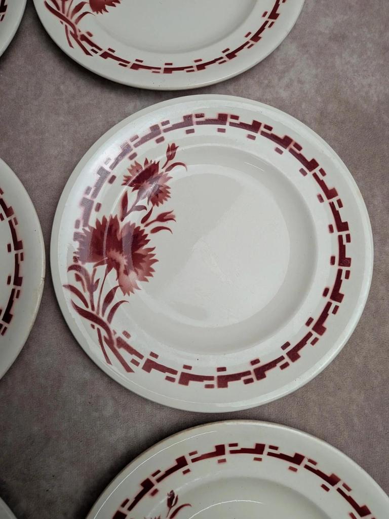 Lot de 6 assiettes plates en terre de fer Longwy – Modèle Viennois – Fleurs rouges