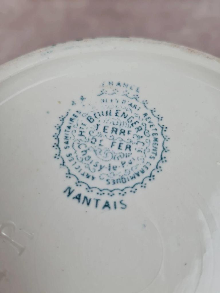 Pot ancien en terre de fer – Boulenger Choisy-le-roi – décor floral bleu « Nantais »