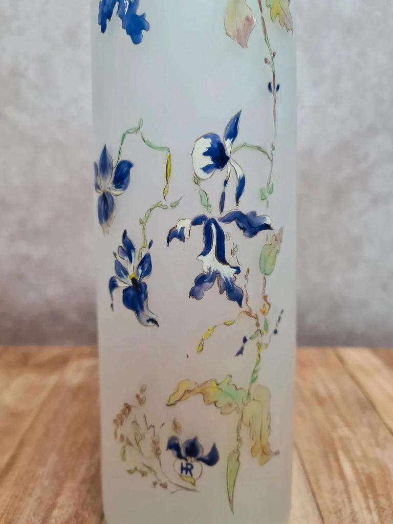 Vase ancien en verre givré décor iris peint main en relief signé Hr 🌿