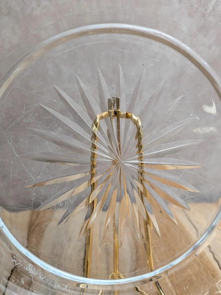 Assiette ancienne en verre taillé – Monture métal doré Cailar-bayard – Orfèvrerie française
