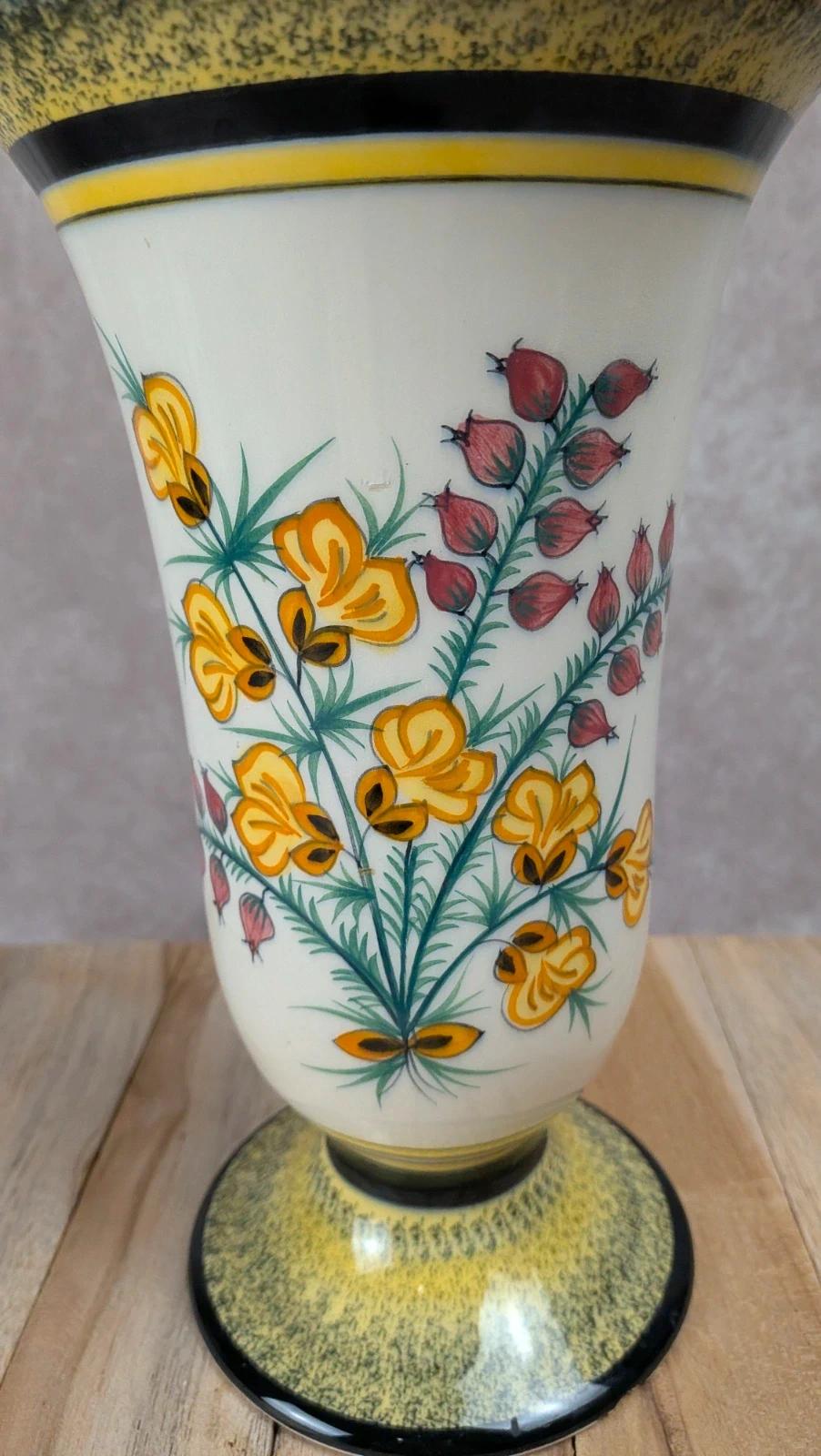 Vase ancien Henriot Quimper décor floral breton