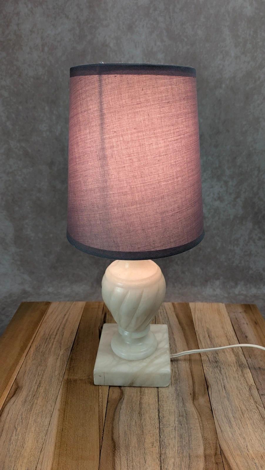 Lampe vintage en albâtre