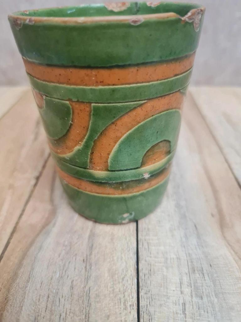 Vase / gobelet Art Déco Satre & Vallin “nillavertas” céramique émaillée verte & ocre