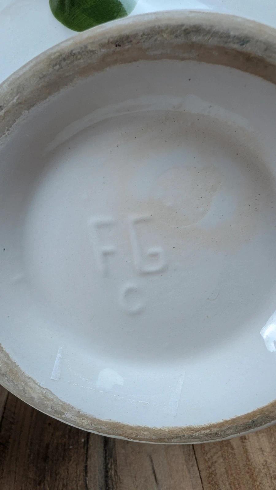 Théière ancienne en céramique fleurie Fg