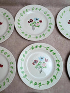 Lot de 9 assiettes plates en terre de fer Digoin Sarreguemines – Modèle Poupette – Vintage