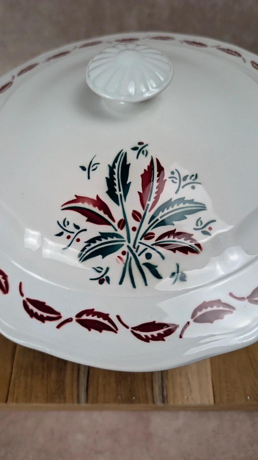 Belle soupière ancienne L’amandinoise – modèle “auvergne”