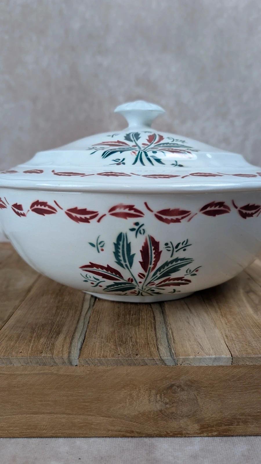 Belle soupière ancienne L’amandinoise – modèle “auvergne”