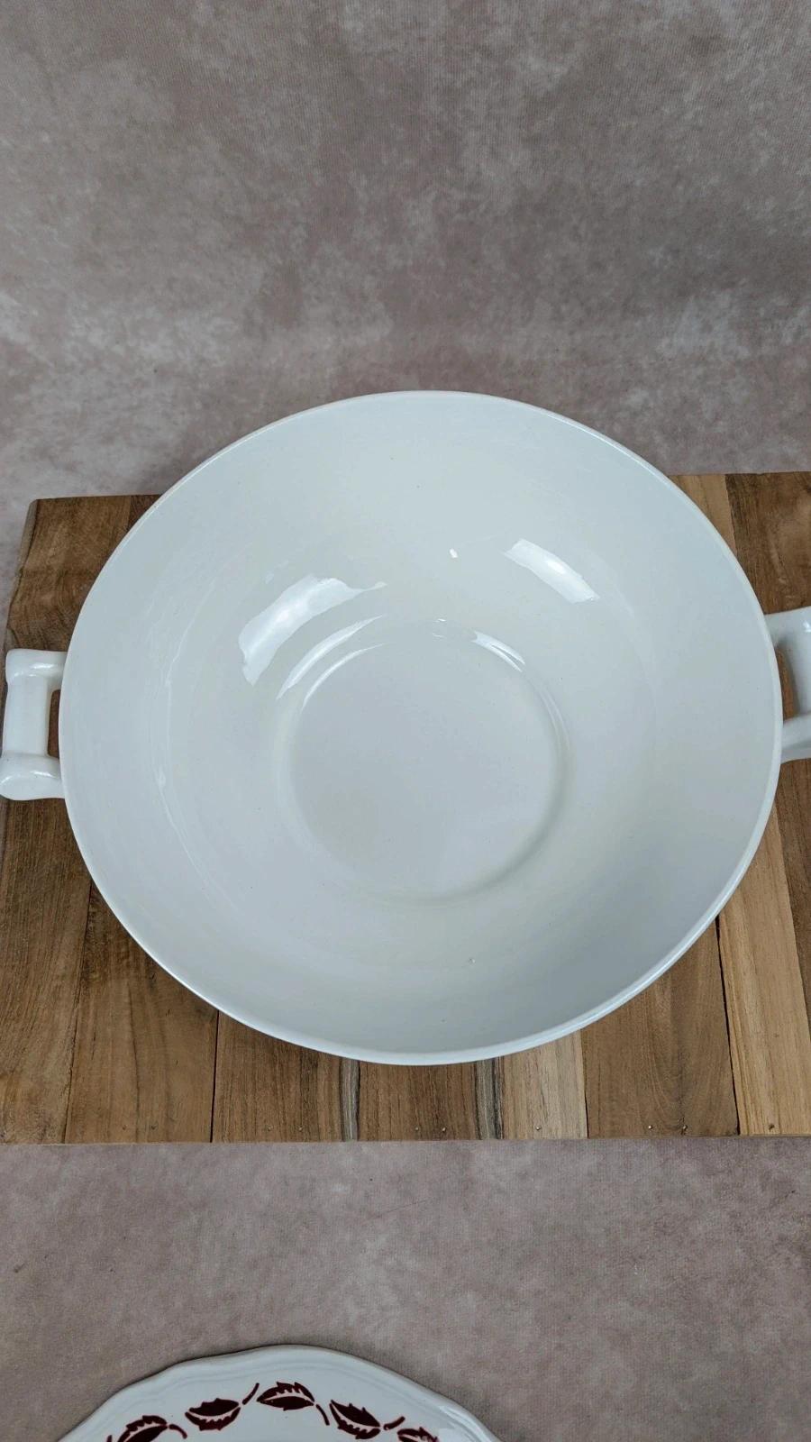 Belle soupière ancienne L’amandinoise – modèle “auvergne”