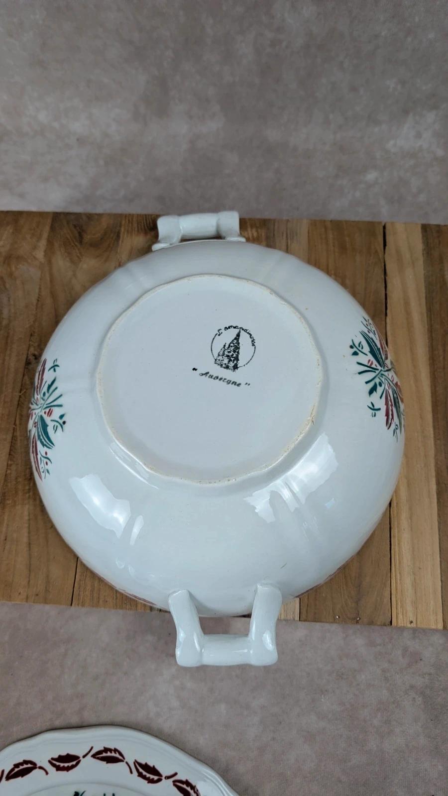 Belle soupière ancienne L’amandinoise – modèle “auvergne”