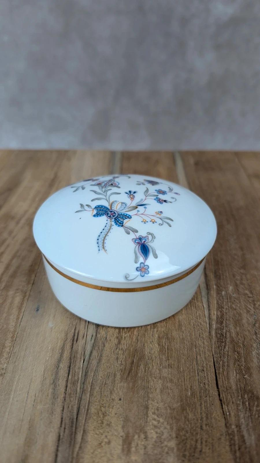 Boîte ancienne en porcelaine de Limoges