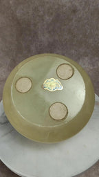 Boîte en albâtre sculptée à la main