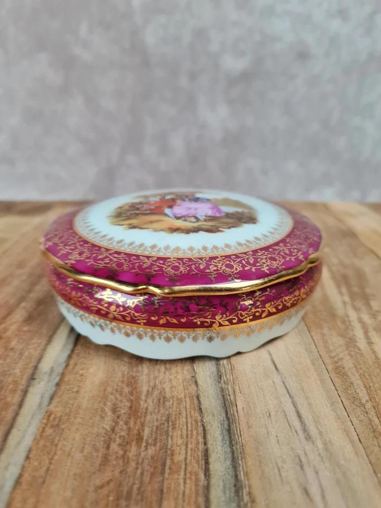 💖 Boîte en porcelaine de Limoges – décor Fragonard 💖