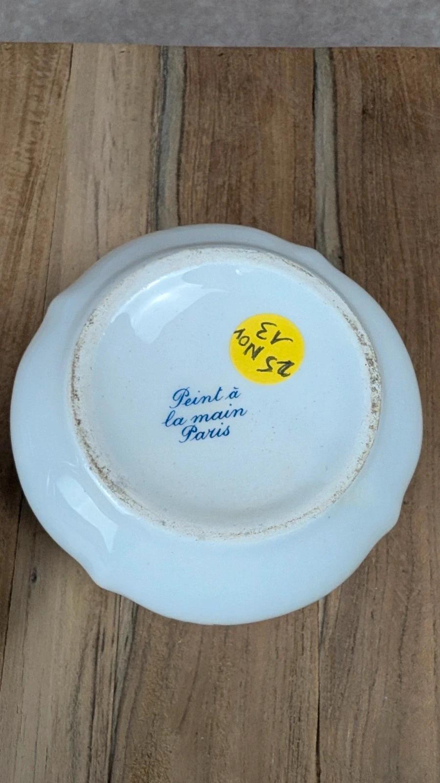 Boîte en porcelaine peinte à la main – Paris