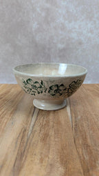 Bol ancien en faïence à décor floral vert