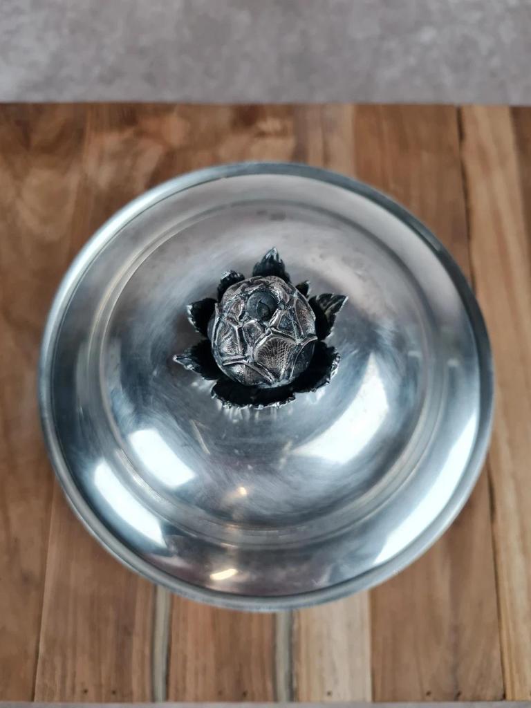 Bonbonnière ancienne en métal argenté Gelb – Motif artichaut Art déco