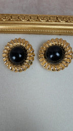Boucles d’oreilles à clips dorées vintage –
