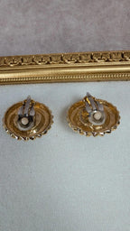 Boucles d’oreilles à clips dorées vintage –
