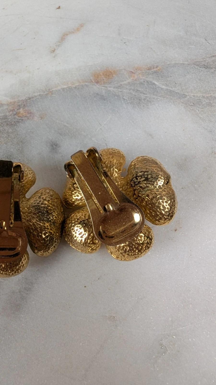 Boucles d’oreilles vintage à clips dorées fleur & perle